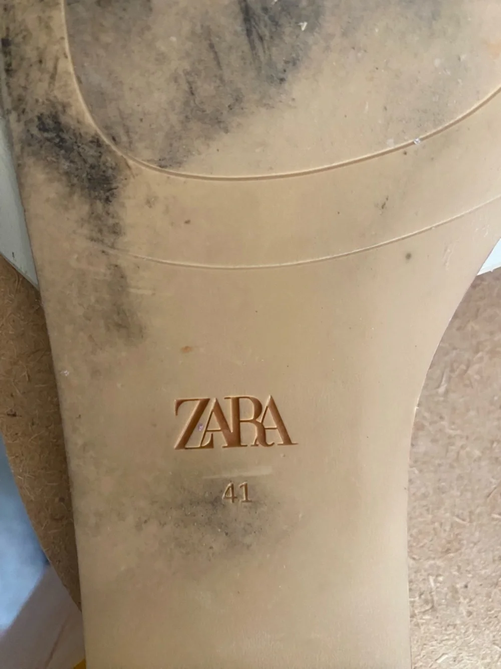 Zara  slides size 9.5 - Picture 3 of 8